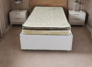 VELESCA PILLOW TOP MATTRESS